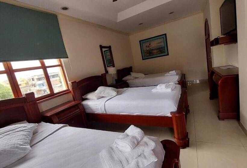 חדר דלוקס לשלושה, Voyager Manta