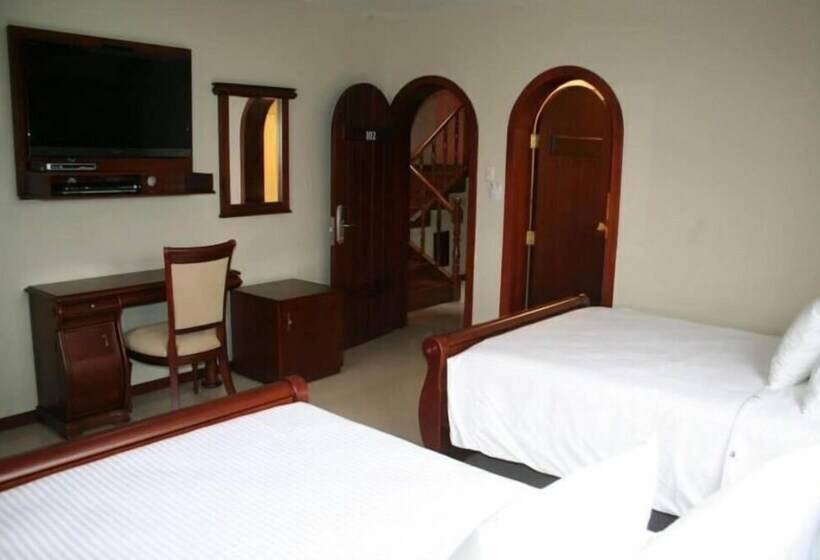 חדר דלוקס לארבעה, Voyager Manta