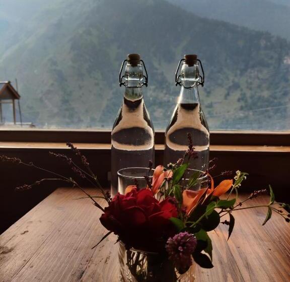 스탠다드 룸 산 전망, Amarys Boutique Stays Manali
