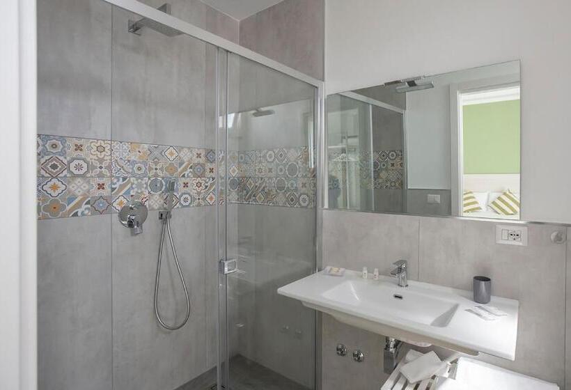 غرفة قياسية ثلاثية مزودة بشرفة, Dimora Del Corso