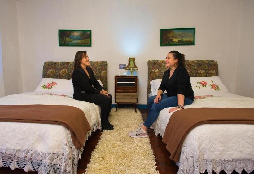 带2个双人床的标准工作室, Boutique Casa De Hacienda Su Merced