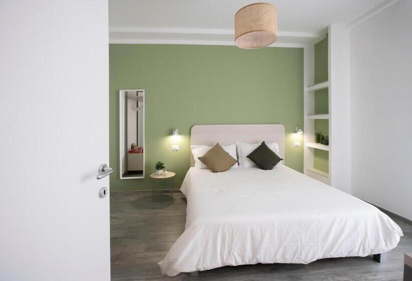 غرفة قياسية رباعية مزودة بشُرفة, Dimora Del Corso