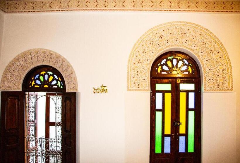 سوییت خانوادگی, Riad Dar Senhaji