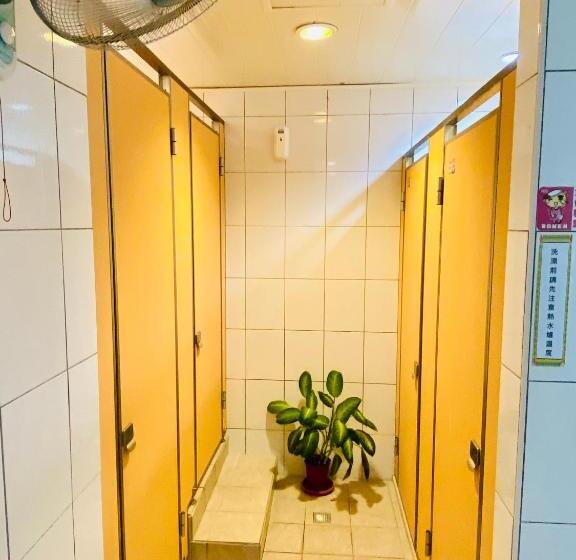 اتاق استاندارد چهارنفره با سرویس بهداشتی مشترک, Sunmoonlake Sunflower House