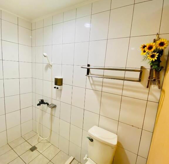 اتاق استاندارد چهارنفره با سرویس بهداشتی مشترک, Sunmoonlake Sunflower House