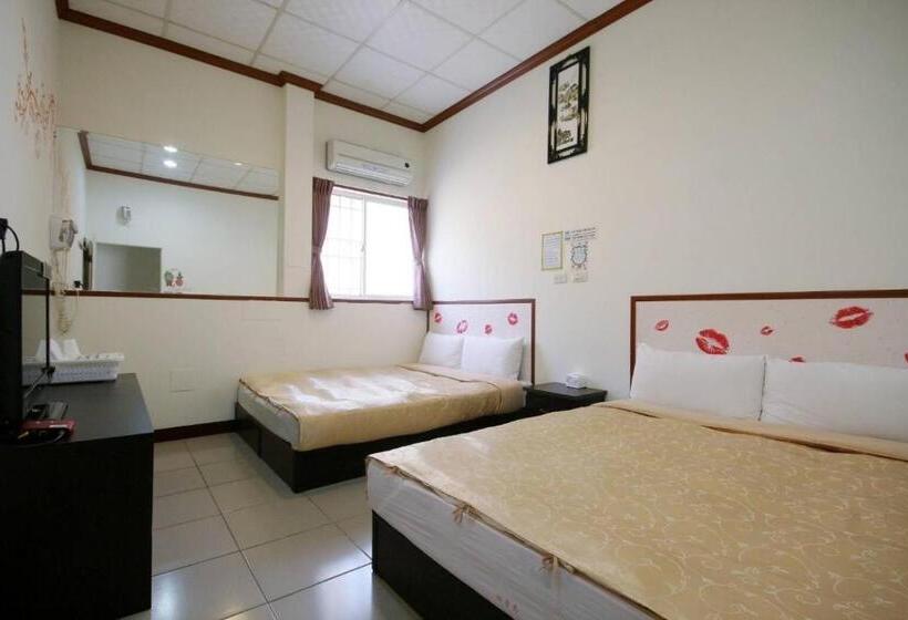 اتاق استاندارد چهارنفره با سرویس بهداشتی مشترک, Sunmoonlake Sunflower House