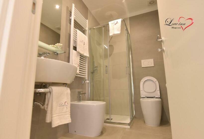 Номер Deluxe, Love Inn