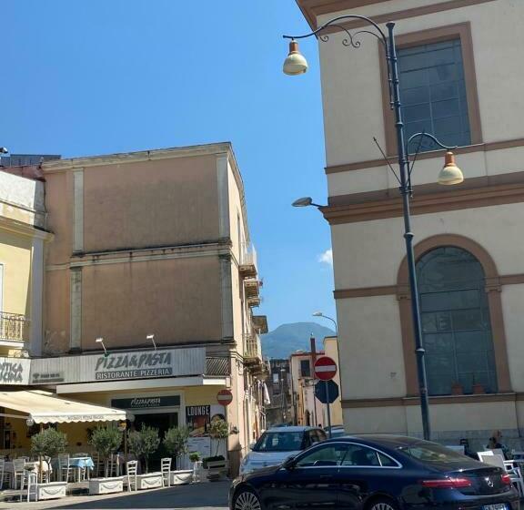 Номер Deluxe, Love Inn