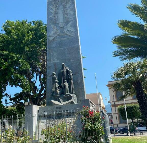 Номер Deluxe, Love Inn