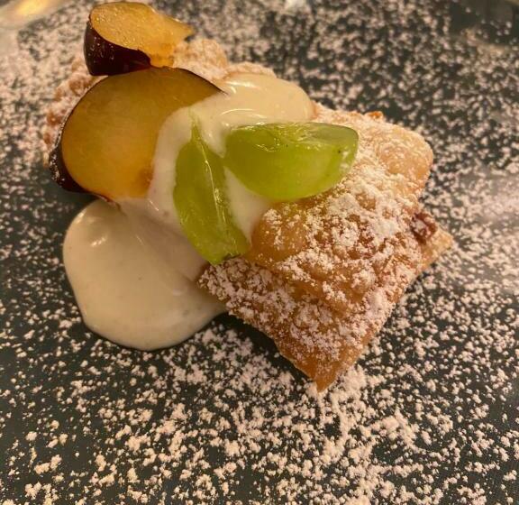 Номер Deluxe, Love Inn