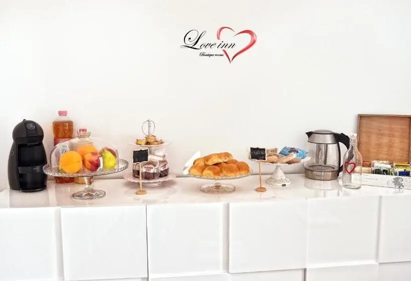 スーペリアの４人部屋, Love Inn