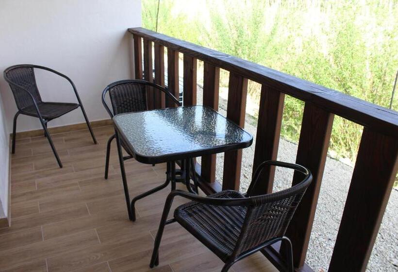 标准间带湖景, готель ресторан колиба