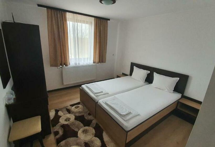 غرفة قياسية, семеен хотел ресторант етно чакала