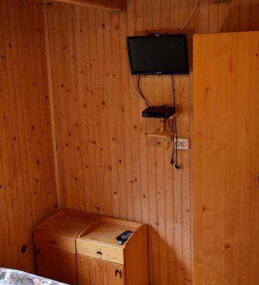 Дом 1 Спальня, гостьовий дім у ані