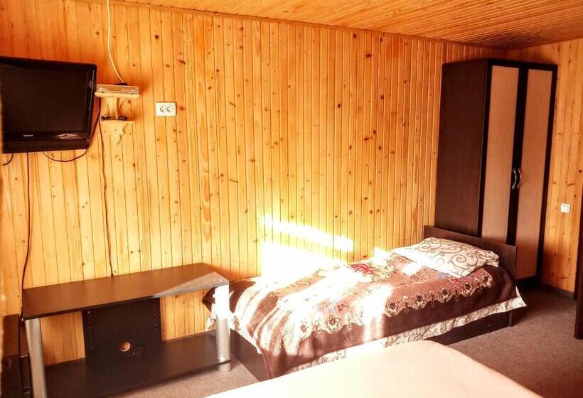 Номер Стандарт Трехместный, гостьовий дім у ані