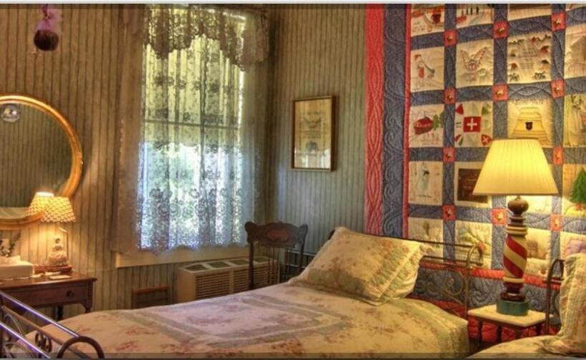 스탠다드 룸 공동 욕실, American River Inn