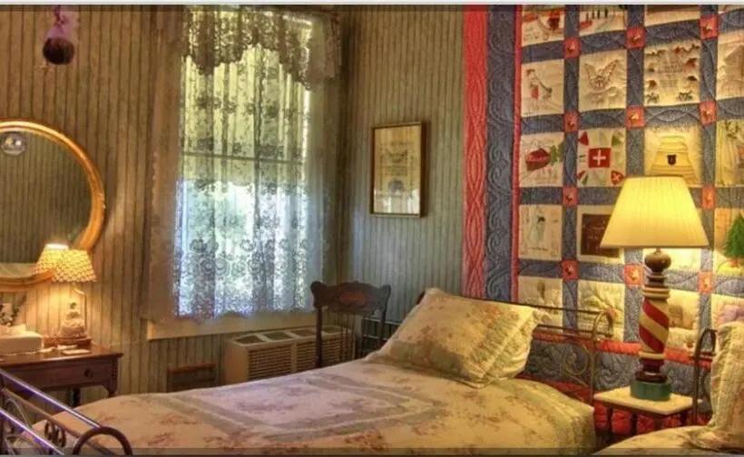バス共有のスタンダードルーム, American River Inn