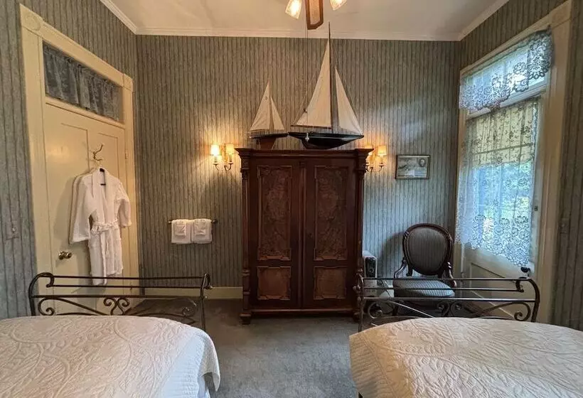 Standard-huone Jaettu Kylpyhuone, American River Inn