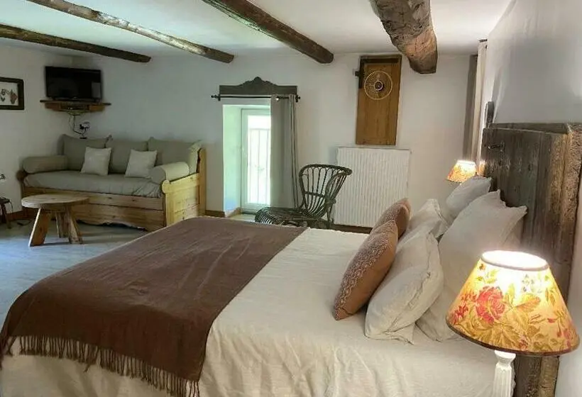 庭の見えるスタンダードトリプルルーム, La Perle De La Lauzière, Chambres D Hôtes