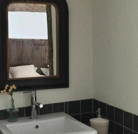 غرفة قياسية ثلاثية مطلة علي الحديقة, La Perle De La Lauzière, Chambres D Hôtes