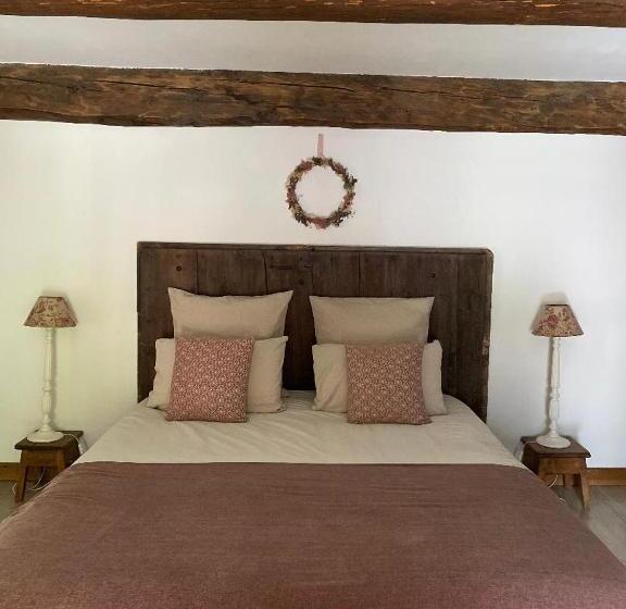 غرفة قياسية ثلاثية مطلة علي الحديقة, La Perle De La Lauzière, Chambres D Hôtes