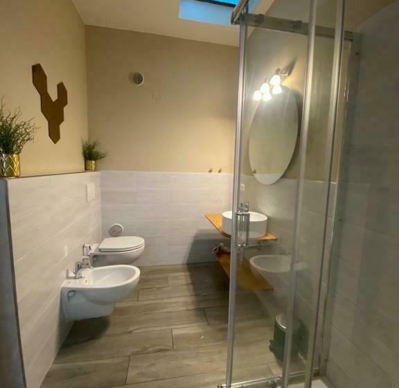 标准间, Residenza 8