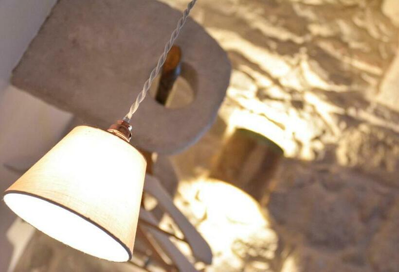اتاق لوکس با بالکن, Torre Pendio B&b