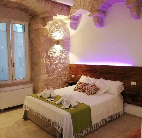 اتاق لوکس با بالکن, Torre Pendio B&b
