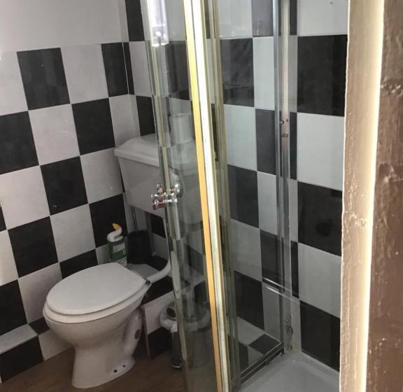 スタンダードルーム, The Hub At Abercrave