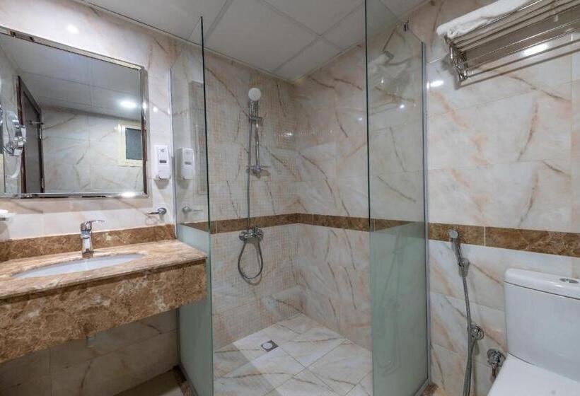 Camera Tripla Standard, Nasaem Aljoury فندق نسائم الجوري