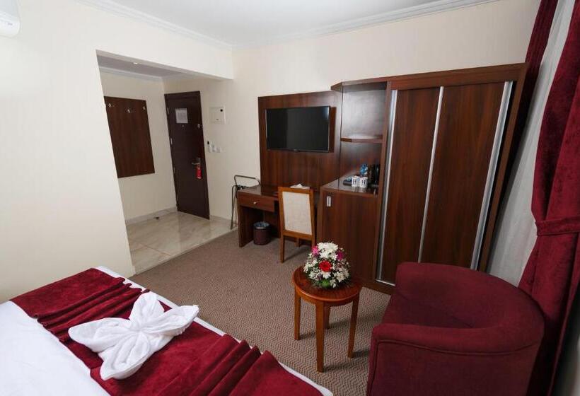 Camera Tripla Standard, Nasaem Aljoury فندق نسائم الجوري