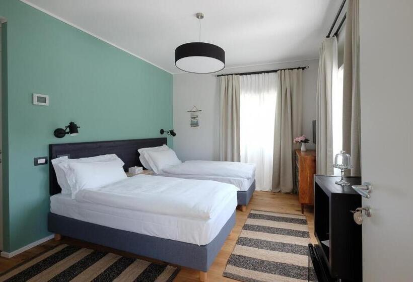 Superior room with lake view, Casa Della Capra