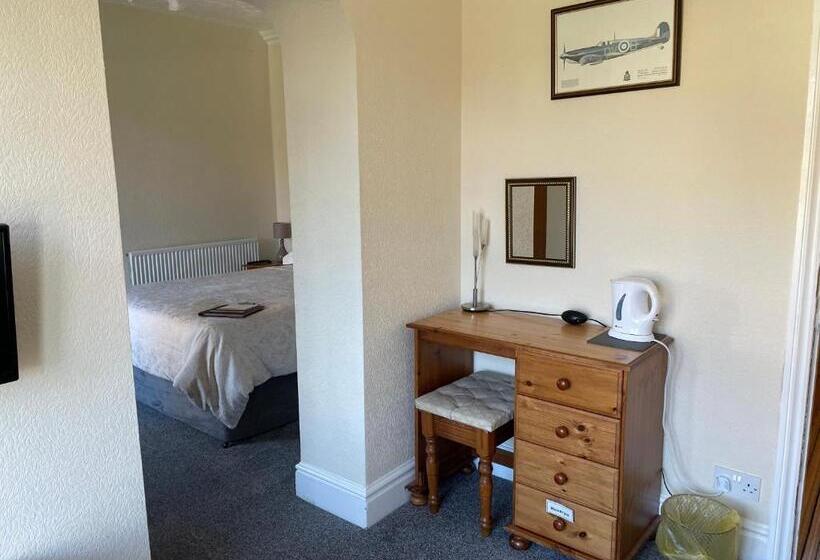 Quarto standart vista jardim, Bron Menai Guest House