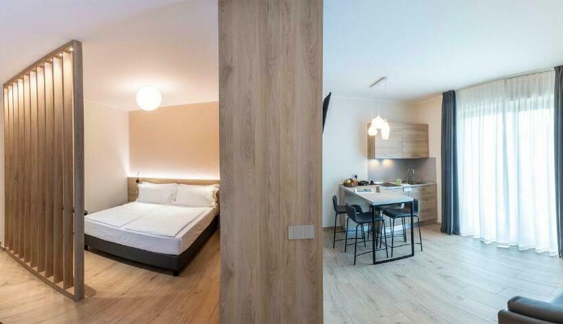 استودیوی لوکس, Evo Suites Apartments