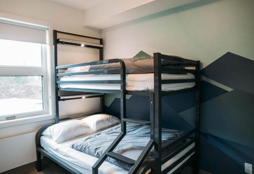 Семейный Номер, Hi Jasper   Hostel