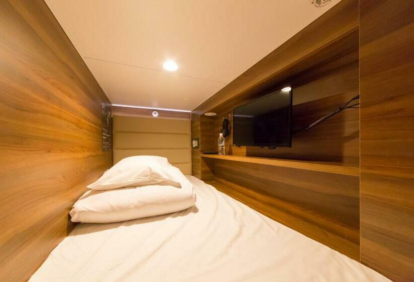 غرفة قياسية فردية, Sauna & Capsule Amza