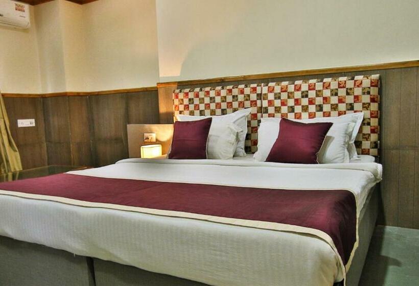 Номер Deluxe, Gateway Shillong