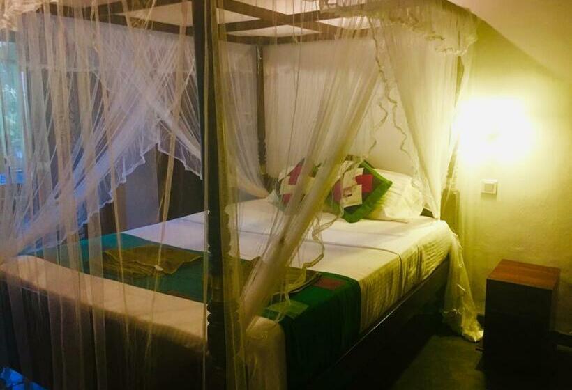 Номер Deluxe с Балконом, Goyambokka Guesthouse