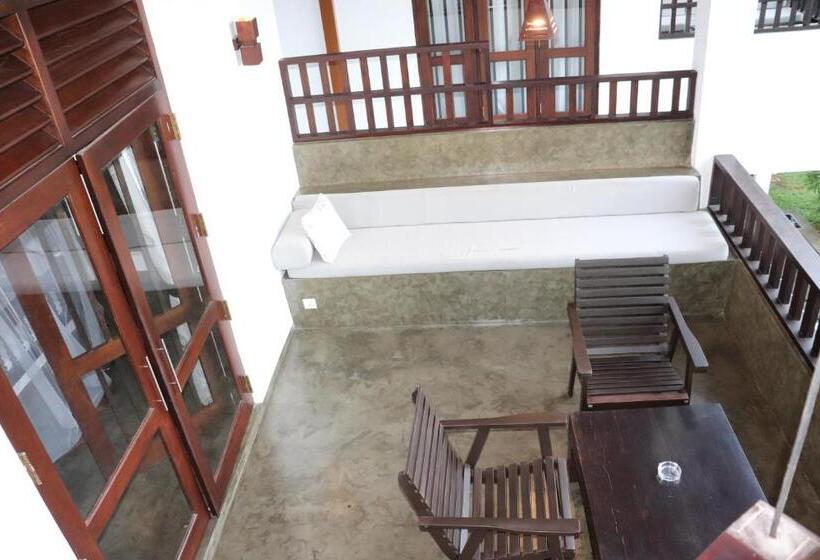 标准间带游泳池, Goyambokka Guesthouse