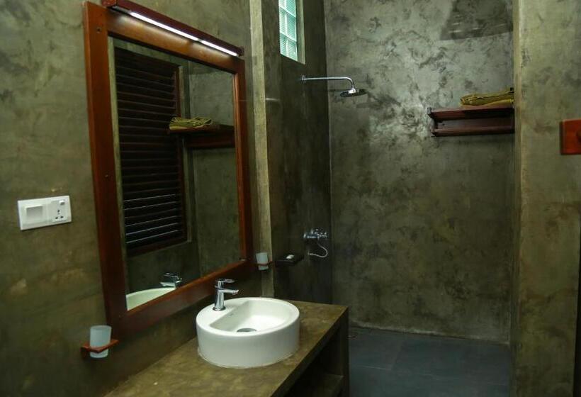 带泳池的标准三人间, Goyambokka Guesthouse