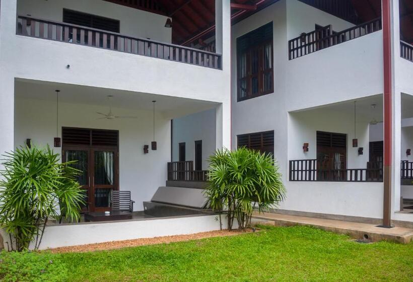 标准间带游泳池, Goyambokka Guesthouse