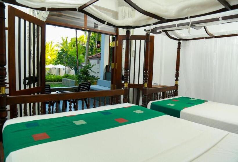 Трехместный Номер Стандарт Вид на Бассейн, Goyambokka Guesthouse