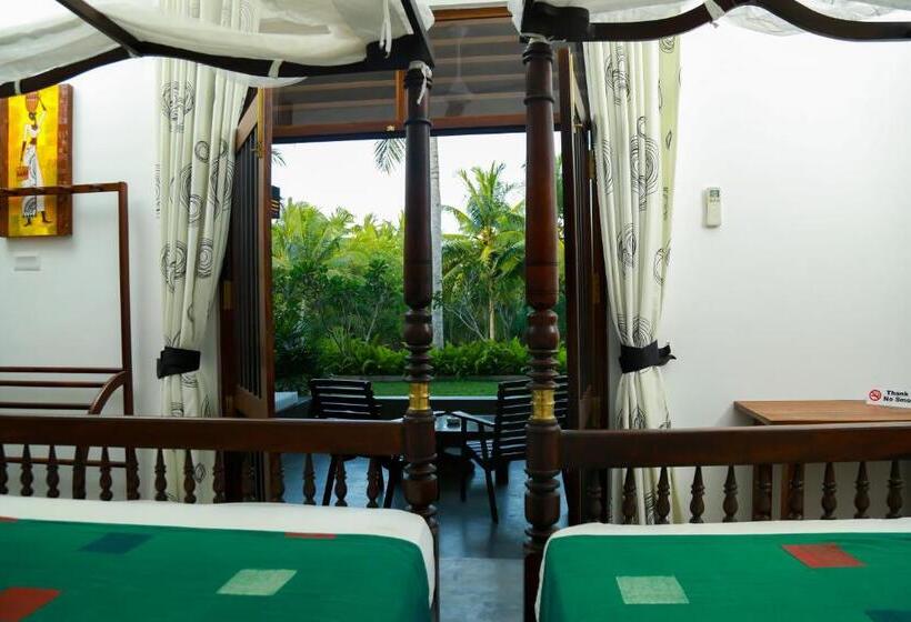 带泳池的标准三人间, Goyambokka Guesthouse