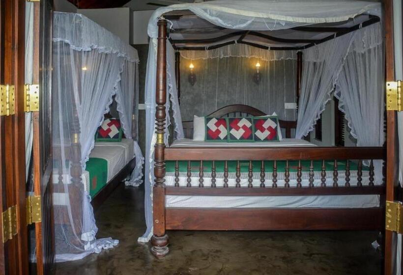 带泳池的标准三人间, Goyambokka Guesthouse