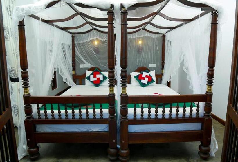 标准间带游泳池, Goyambokka Guesthouse