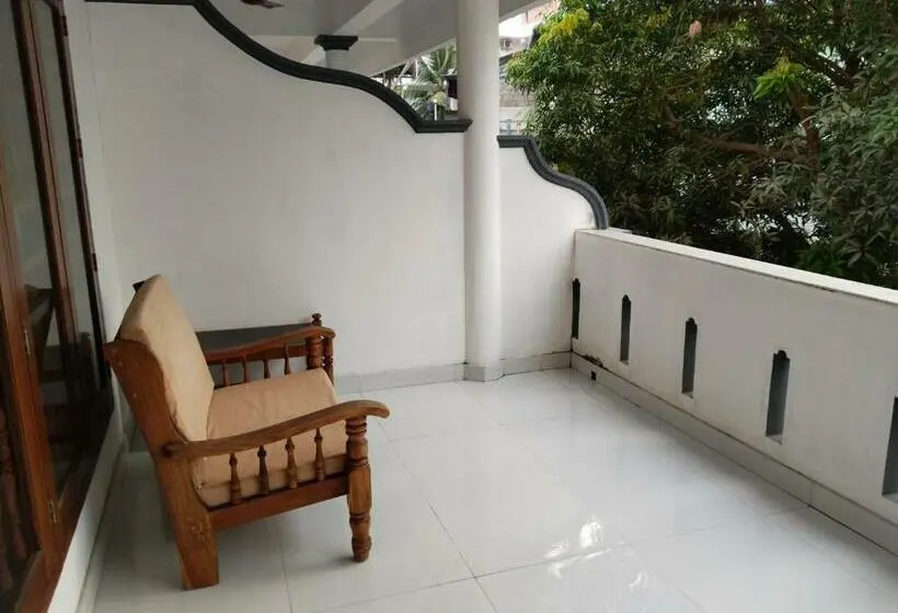 バルコニー付きデラックスルーム, Neptune Kovalam