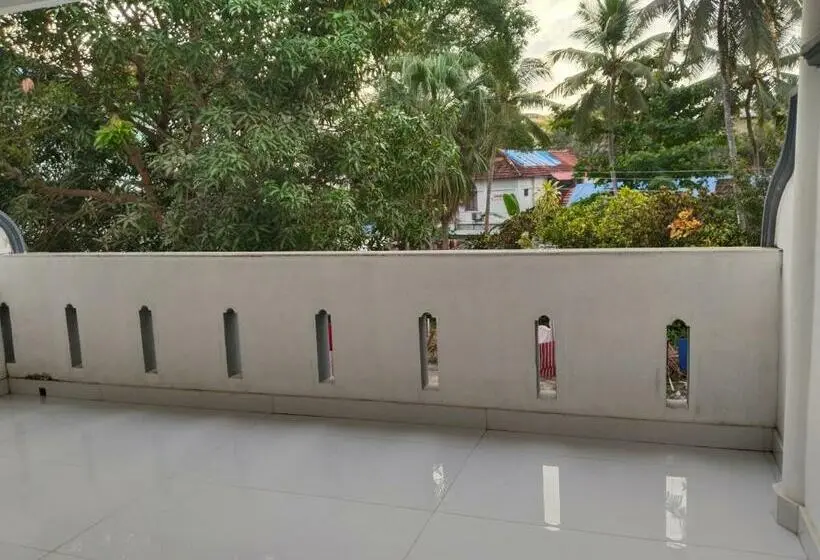 バルコニー付きデラックスルーム, Neptune Kovalam