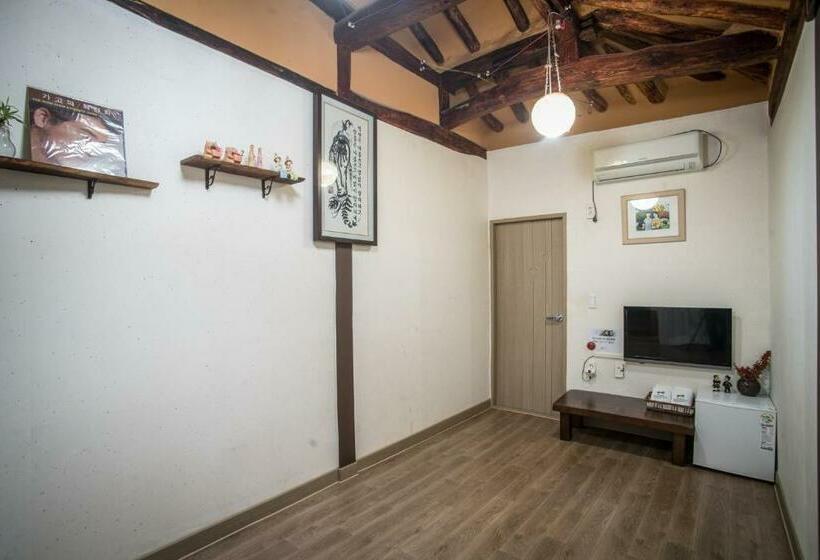 4인용 스탠다드 룸, Hanok Story Guesthouse
