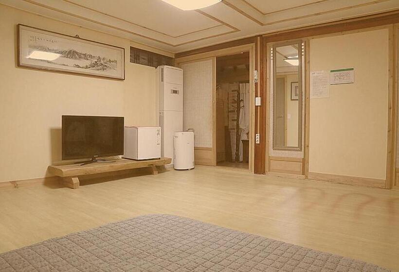 패밀리 룸, Hanok Story Guesthouse