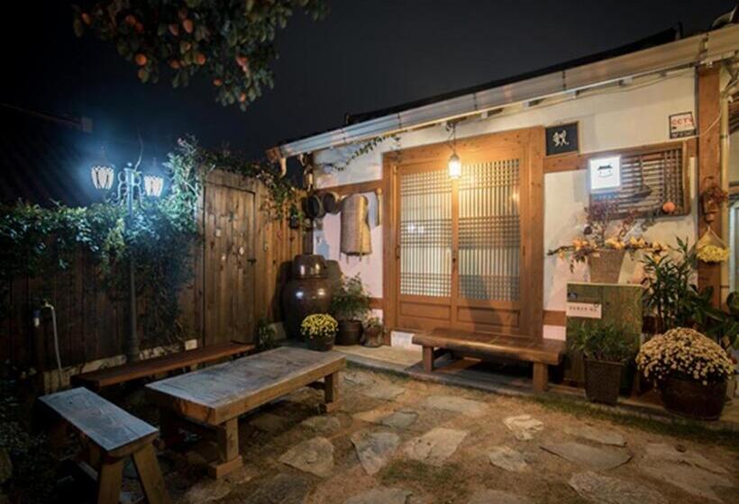 إستوديو قياسى, Hanok Story Guesthouse